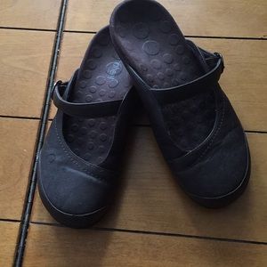 Vionic Orthaheel mules